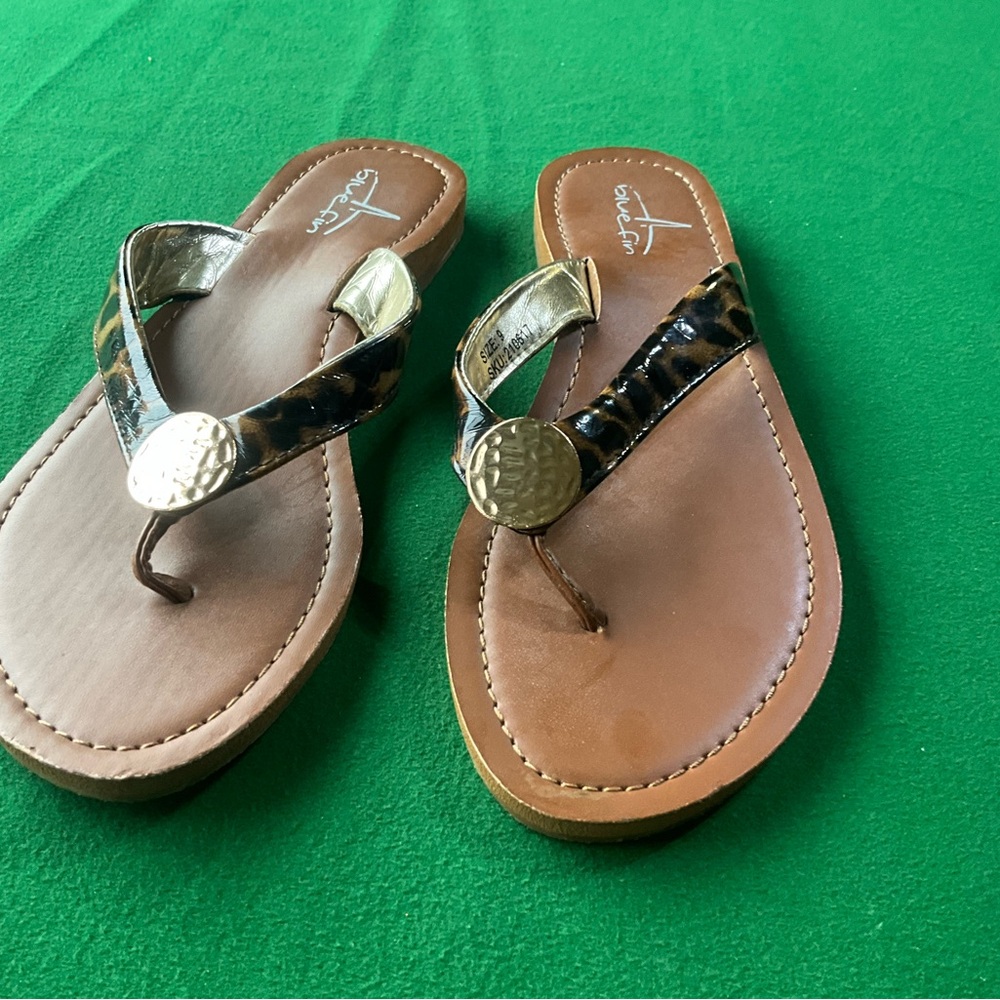 Ladies size 9 blue fin sandals